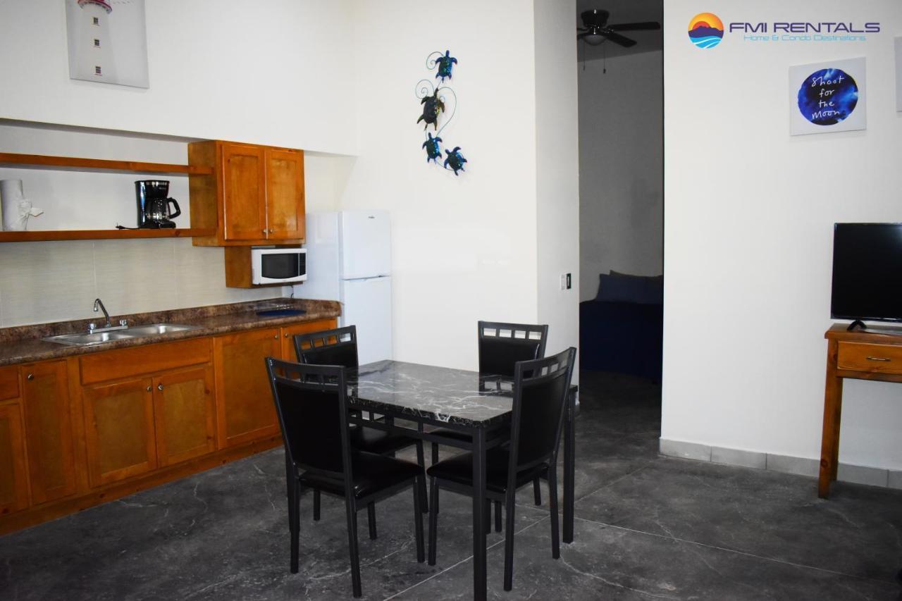 Turtle Studio Apartment Rocky Point Exterior photo