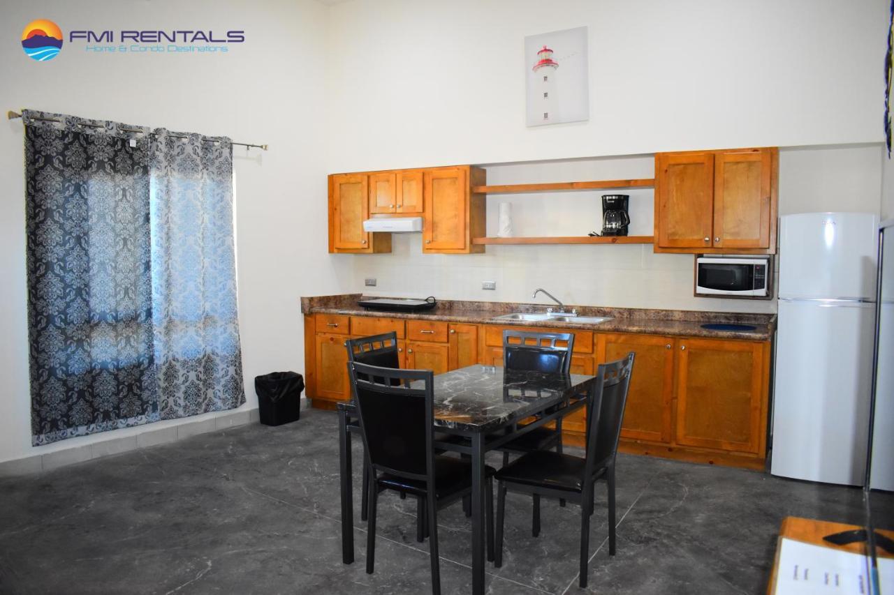 Turtle Studio Apartment Rocky Point Exterior photo